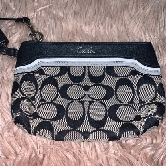 Y2K Coach Wristlet with removeable strap. Gray & Black 7x5 large - Picture 3 of 5